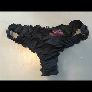 VICTORIA’S SECRET ITSY CHEEKY BOTTOMS